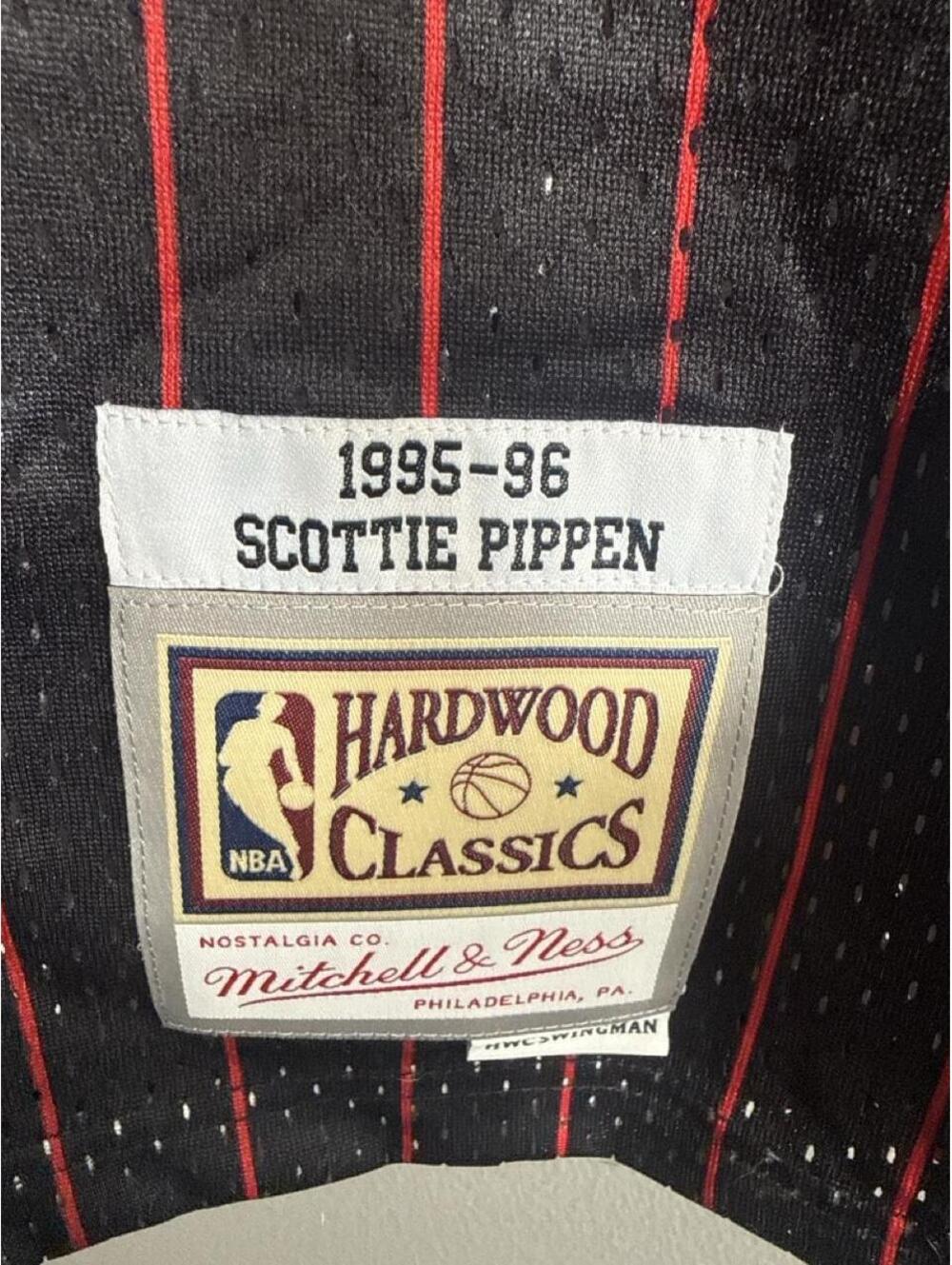 Mitchell & Ness Scottie Pippen Chicago Bulls Swingman Jersey Black Red Size S - Picture 5 of 6